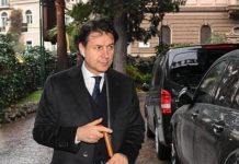 Ιταλία: Πρωθυπουργός ο καθηγητής νομικής Τζουζέπε Κόντε κόντε