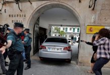 Σοκ: Το κυβερνών Λαϊκό Κόμμα του Rajoy καταδικάστηκε για παράνομο πλουτισμό rajoy