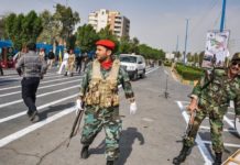 Ιράν: Τουλάχιστον 24 νεκροί από πυρά ενόπλων σε παρέλαση ιράν