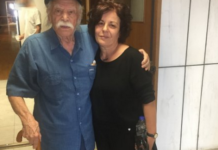 O Μανώλης Γλέζος στο πλευρό της Μάγδας Φύσσα φύσσα