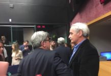 Χουντής