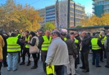 Αλληλεγγύη τώρα από το Σύνταγμα στην εξέγερση των “κίτρινων γιλέκων”