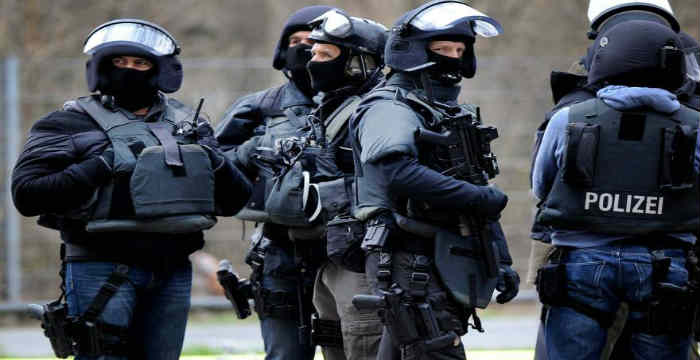 Εθνικός εξευτελισμός: Γερμανική αστυνομία ελέγχει τα σύνορα και τα  αεροδρόμια της χώρας!