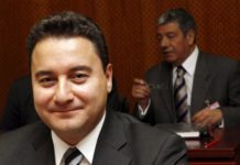 παραιτήθηκε