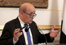 Παρίσι προς Μόσχα
