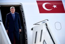 Σόου Ερντογάν στα Βαρώσια