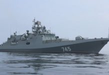 πάνοπλη φρεγάτα στα ανοιχτά