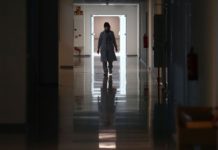 Γιατί οι υγειονομικοί αρνούνται