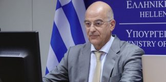 Ο «ανιστόρητος» Δένδιας