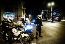 παρακολουθεί και κλειστά τηλέφωνα