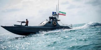 Ιρανικά πλοία παρενοχλούσαν