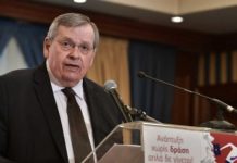 Σκάνδαλο υπέρ των καναλαρχών