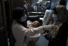 Γάζα: Δείτε το μωράκι που ανασύρθηκε