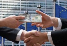 τεράτων που καταβροχθίζουν δημοκρατίες