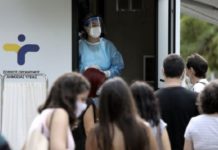 Χαμός στο Σύνταγμα για δωρεάν rapid-test