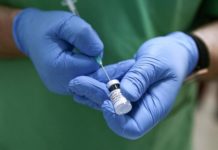 ΟΕΝΓΕ: Εσείς υπονομεύετε τον εμβολιασμό