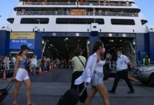Απαρτχάιντ και δυσβάσταχτο κόστος για τους ανεμβολίαστους