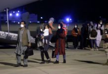 Οι Ταλιμπάν φράζουν το αεροδρόμιο