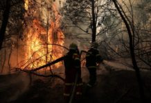 Εύβοια εκκενώνεται το απειλούμενο Ασμήνιο
