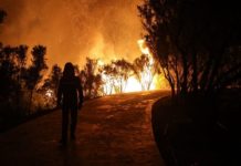 Αναζωπυρώσεις και ολονύχτια πολυμέτωπη μάχη