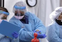 πόσοι εμβολιασμένοι νοσηλεύονται