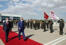 Τατάρ: Διαμαρτύρεται για αφαίρεση διαβατηρίου