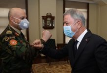 Η Στρατιωτική Επιτροπή ζητά πάγωμα