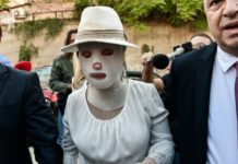 Με ειδική μάσκα στο εφετείο
