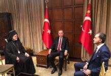 Ελπιδοφόρος: Οσμή από τις χρυσοπληρωμένες μεθοδεύσεις των κορυφαίων της εκκλησίας