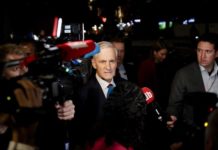 Η κεντροαριστερή αντιπολίτευση κερδίζει