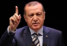 Καταγγέλλει Ερντογάν για φίμωση