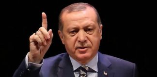 Καταγγέλλει Ερντογάν για φίμωση