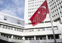 ραβάει το σκοινί η Τουρκία