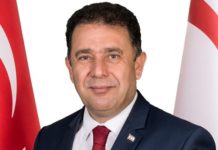 Ροζ βίντεο έκαψε τον «πρωθυπουργό»