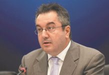 Η.Μόσιαλος «αδειάζει» καθηγητές υπουργούς και…Μαξίμου