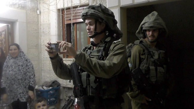 Eισβολή Ισραηλινών στρατιωτών σε παλαιστινιακά σπίτια