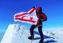 Τουρκοκύπριος ανήρτησε τη σημαία του ψευδοκράτους