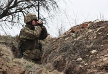 μαχητές στην Ουκρανία μεταμφιεσμένους σε εκπαιδευτές»
