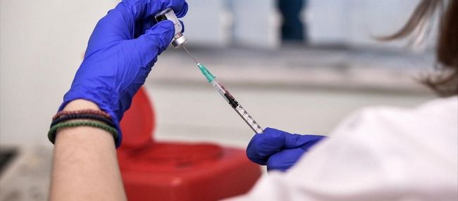 Εθνική Επιτροπή Εμβολιασμών: Ετοιμαστείτε για 4η δόση εμβολίου-Εξελίξεις μετά δηλώσεις Α.Μπουρλά