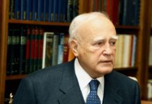 Πέθανε 92 χρόνων Ο Κάρολος Παπούλιας