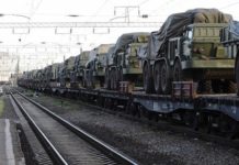 Ρωσία: Έφεδροι αποχαιρετούν οικογένειες