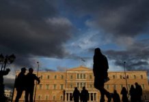 Βαριές οι σκιές στην ελληνική οικονομία-Νιρβάνα εν μέσω κόλασης στην κυβέρνηση Βαριές οι σκιές στην ελληνική οικονομία
