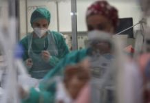 Τριπλά εμβολιασμένος υγειονομικός στον Ευαγγελισμό