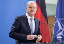 Λύσσαξαν με Scholz οι ΗΠΑ