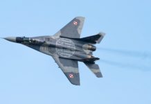 Πολωνία εξετάζει αποστολή μαχητικών αεροσκαφών