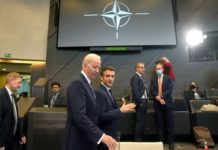 Μακρόν αδειάζει Μπάιντεν για τον χαρακτηρισμό