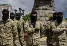 Οι ρωσόφωνοι άνοιξαν τα αστυνομικά τμήματα