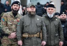 Βίντεο: Οι Τσετσένοι μοιράζουν τρόφιμα