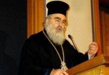 Περνά αδιάφορα από υγειονομικούς απεργούς
