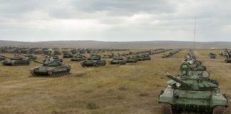 Ρωσικά άρματα μάχης προωθούνται